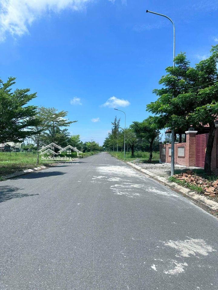 Chủ Cần Bán Gấp Lô Đất 140M2, Đối Diện Kcn Đức Hòa Iii, Cách Vinhomes 5Ph, Sổ Hồng Công Chứng Ngay