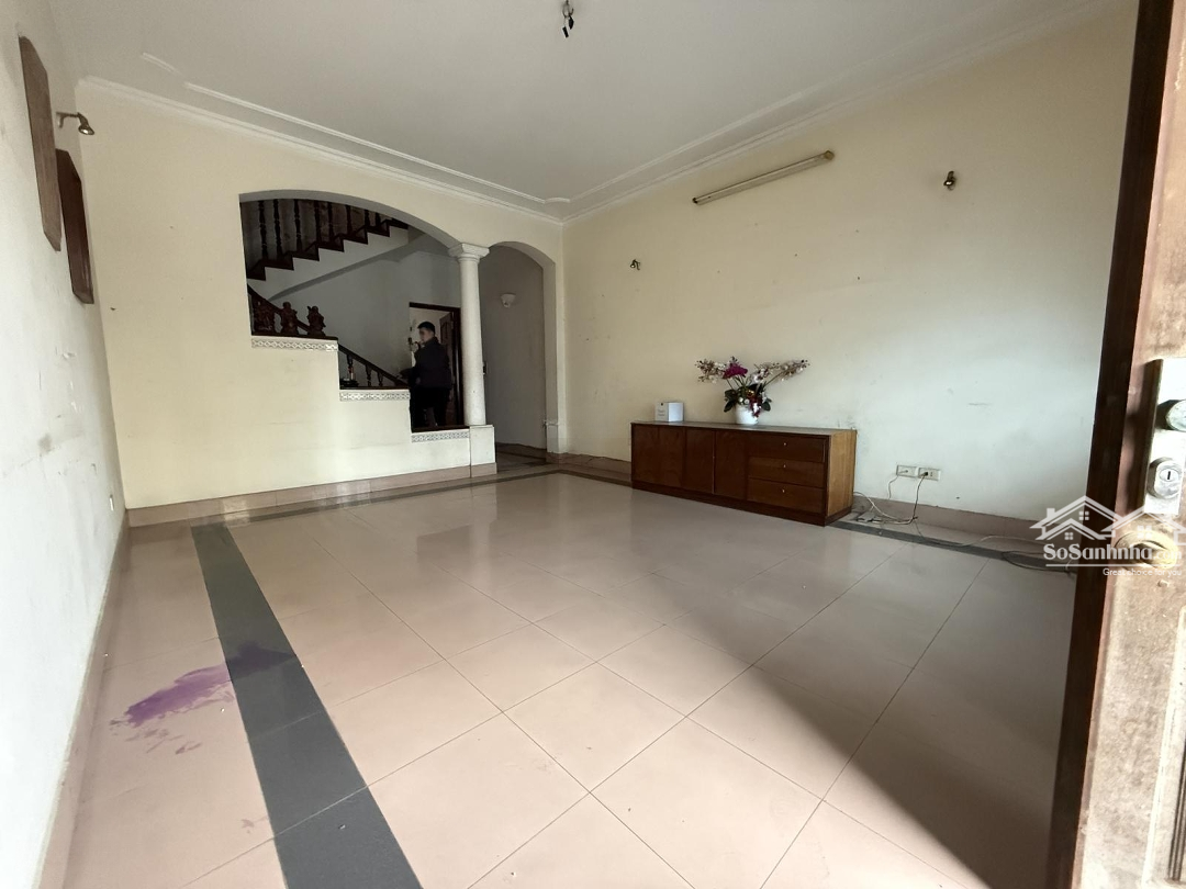 Cho Thuê Nhà Biệt Thự Trần Kim Xuyến - Yên Hoà - Cầu Giấy 300M2X4 Tầng, 35 Triệu/Th