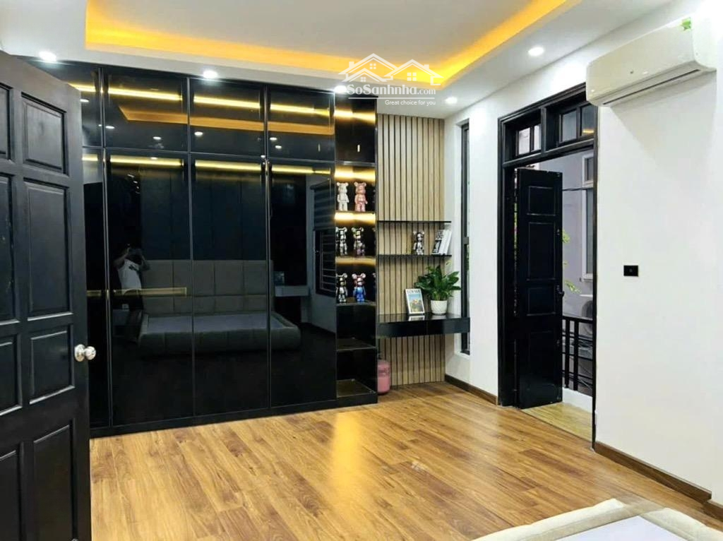 Hàng Hiếm ! Nhà Đẹp Xuân Thủy - Full Nội Thất - Vị Trí Đẹp - 40M - Giá Bán 9.1 Tỷ . Liên Hệ: . 0987760091