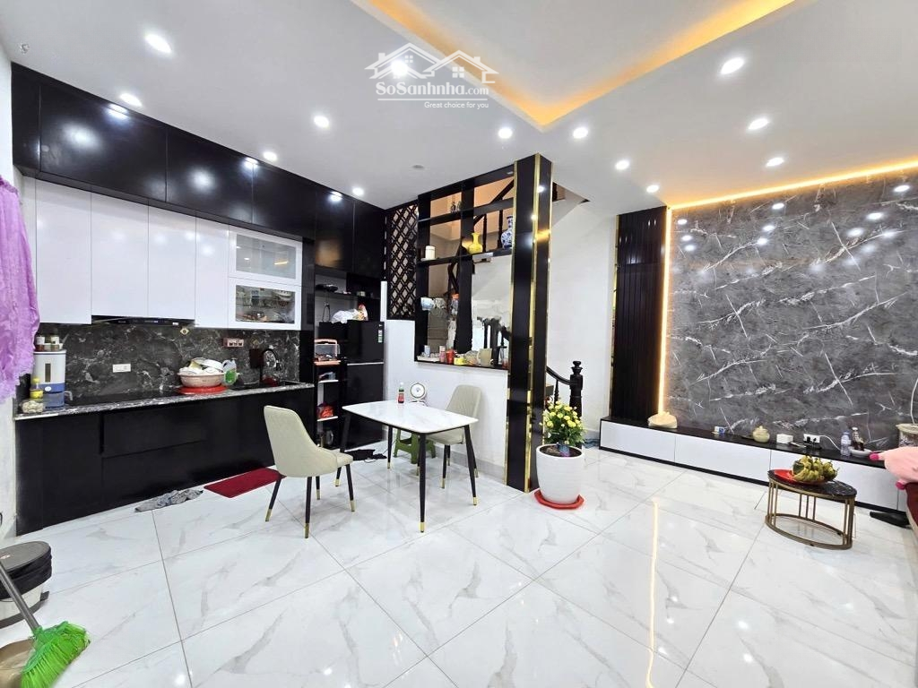 Hàng Hiếm ! Nhà Đẹp Xuân Thủy - Full Nội Thất - Vị Trí Đẹp - 40M - Giá Bán 9.1 Tỷ . Liên Hệ: . 0987760091