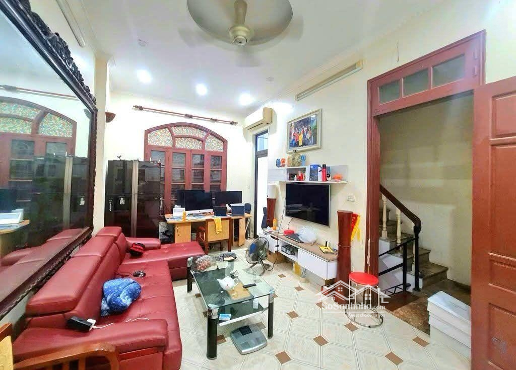 Bán Nhà Ngọc Hà - Gần Phố, Mặt Tiền Rộng Thoáng - 75M2, 3 Tầng Giá Bán 12.5 Tỷ