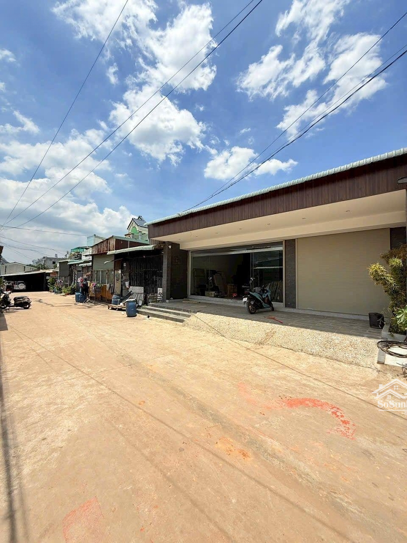 Bán Đất Tặng Nhà Vừa Ở Vừa Làm Kho
Sổ Sẵn Công Chứng Ngay & Luôn...
Diện Tích: 260M2~Thổ Cư