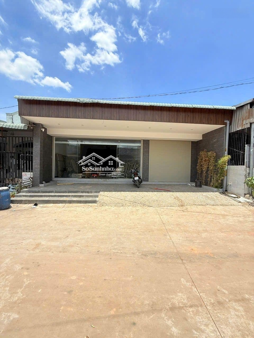 Bán Đất Tặng Nhà Vừa Ở Vừa Làm Kho
Sổ Sẵn Công Chứng Ngay & Luôn...
Diện Tích: 260M2~Thổ Cư