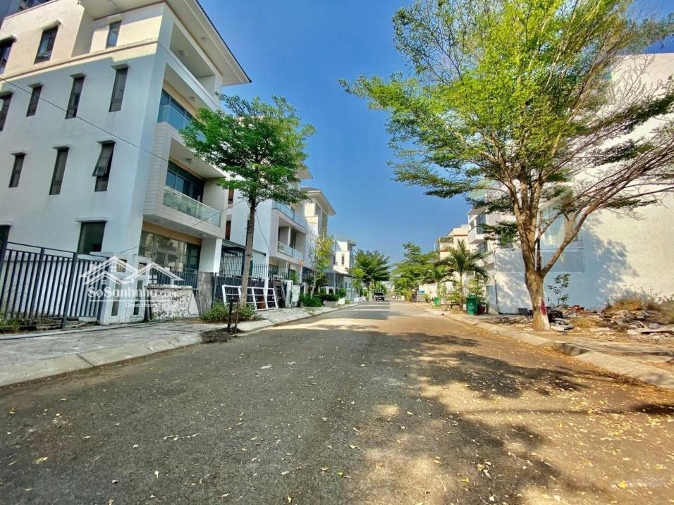 Bán Nhà Thô Sổ Hồng Sẵn, Biệt Thự Liên Kế 7X17M, 5 Tầng, Hướng Mát, Giá Chí 11 Tỷ
