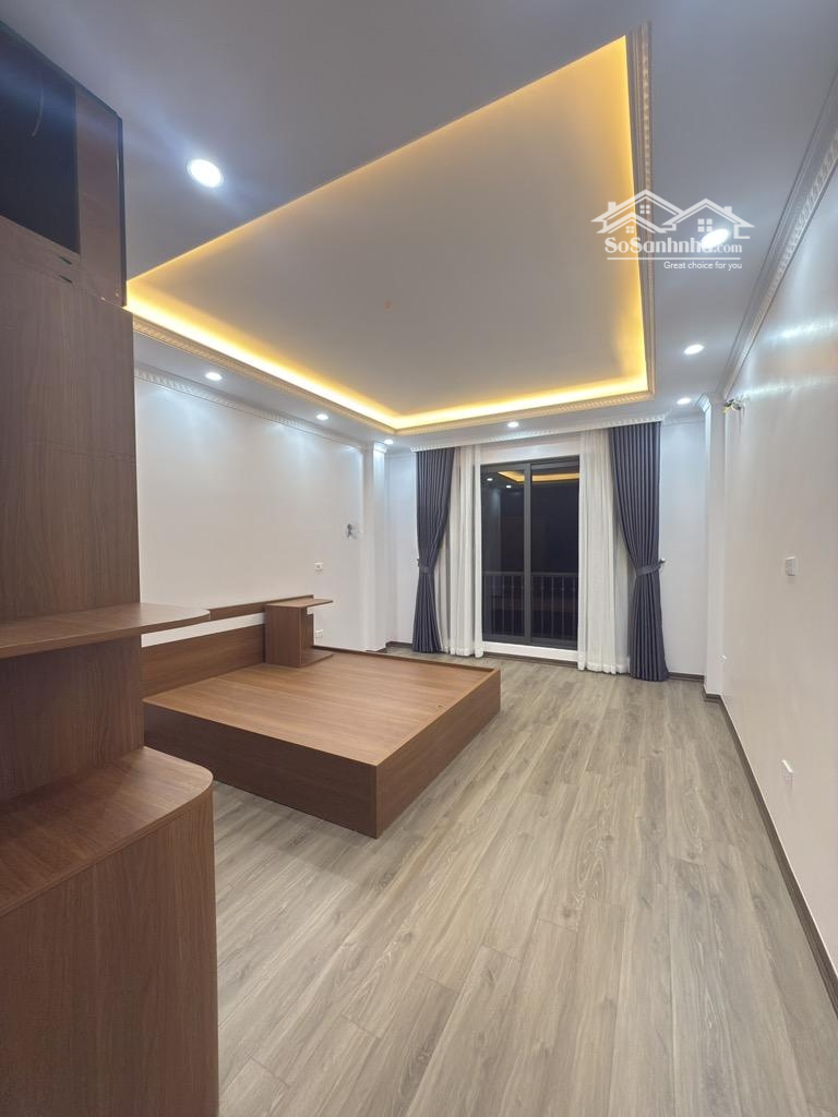 Nhà Đẹp Cầu Giấy - Vị Trí Vàng - Nhà Mới Toanh - Thang Máy - Oto - 40M - Giá Bán 11.8 Tỷ