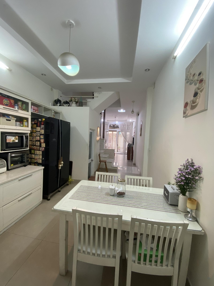Chính Chủ Bán Nhàmặt Tiềnhồng Lạc- Lạc Long Quân P10 Tân Bình 3,8*18M 3 Lầu St Giá Bán 12,5 Tỷ