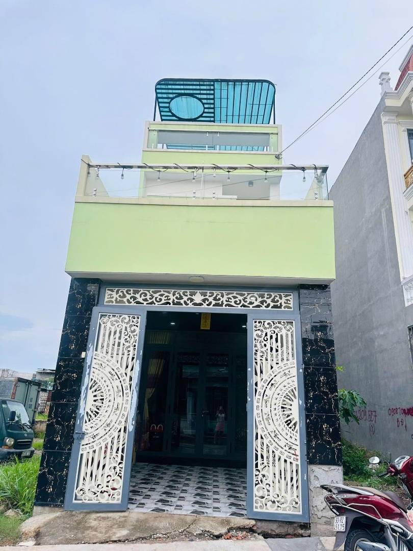 Nhà 2 Lầu 1 Trệt Mặt Tiền Đường Buôn Bán, Gần Bệnh Viện Dĩ An Giá Bán 5 Tỷ 200 Tl