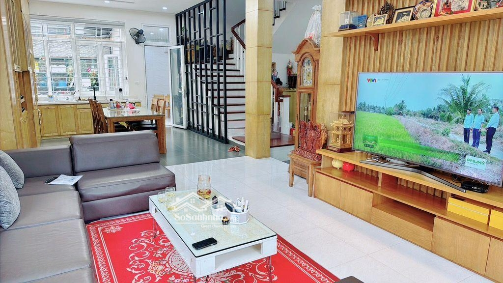 Cần Bán Gấp Biệt Thự Song Lập Vip Nhất Sài Đồng - 126M2 X 4 Tầng - Mặt Tiền 9.5M - Giá Chỉ 38.5 Tỷ