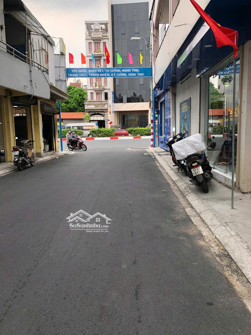 Chính Chủ Bán Nhàhẽm Xe Hơi652/ Cộng Hoà
