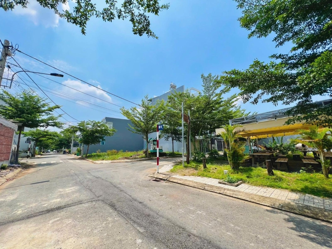 Bán Đất Ngay Giáp Sân Bay Biên Hoàdiện Tích100M2 Shr Nằm Gần Trường Đại Học Lạc Hồng, Kdc Đông Đúc