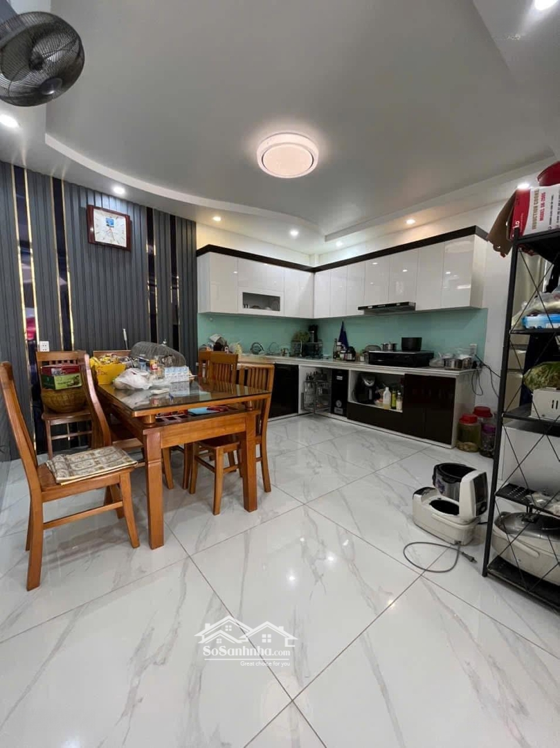 Bán Căn Nhà 4 Tầng Lô Góc 3 Mặt Thoáng Tại Chợ Lũng Hoa, Cách Đường Chính Vài Bước Chân