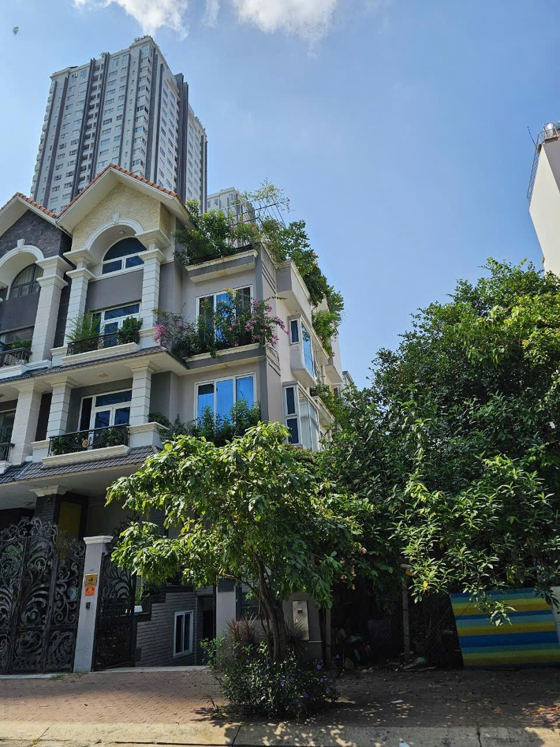 Bán Biệt Thự Kdc Himlam Quận 7 Đ. 16M Dt: 10X20M Có Tm, Full Nt, Vị Trí Cc Gb: 58 Tỷ Liên Hệ: 0931353298