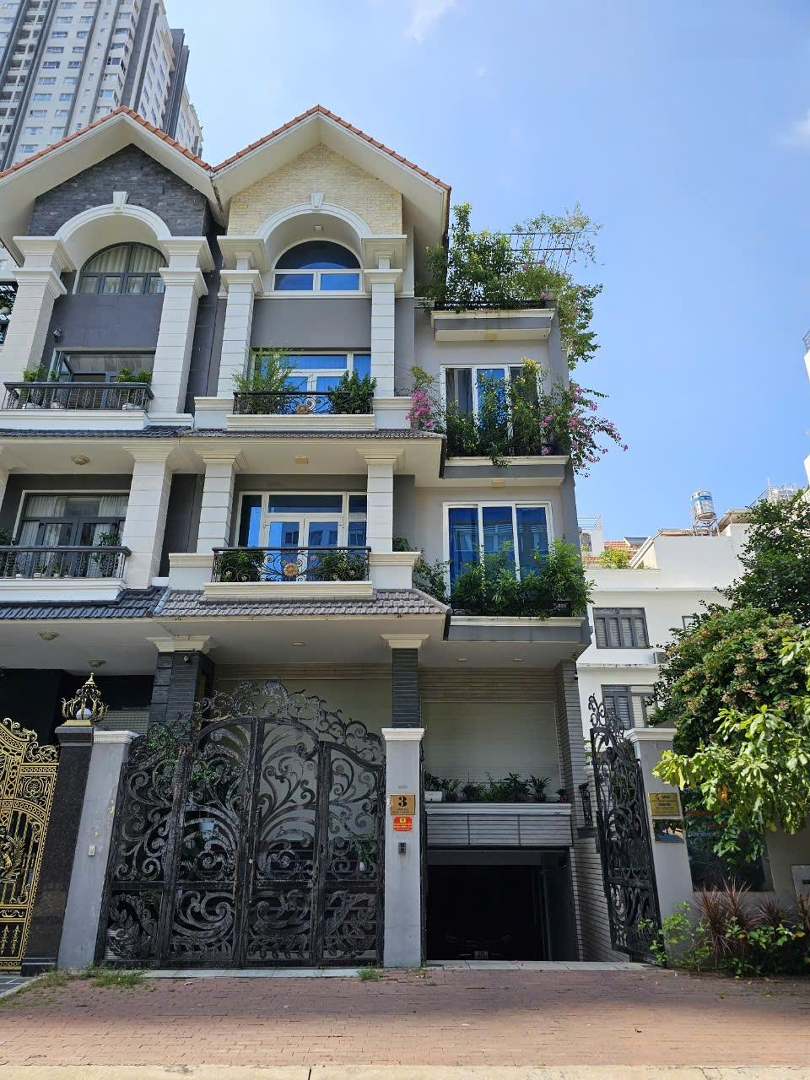 Bán Biệt Thự Kdc Himlam Quận 7 Đ. 16M Dt: 10X20M Có Tm, Full Nt, Vị Trí Cc Gb: 58 Tỷ Liên Hệ: 0931353298