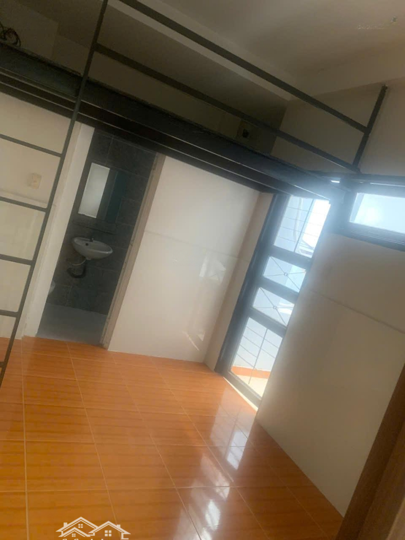 Cho Thuê Phòng Trọ 1 Phòng Ngủ 25M2, 5,3 Triệu, View Đẹp Tại Lạc Long Quân, Tân Bình, Hcm
