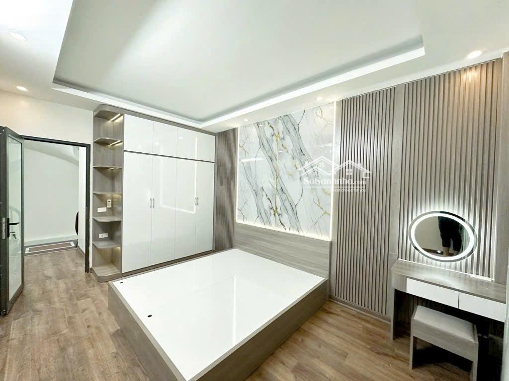 Bán Nhà Dịch Vọng, Cầu Giấy, Chính Chủ, Trung Tâm Quận 50M2, Mặt Thoáng, Ô Tô Qua, Giá Bán 12 Tỷ