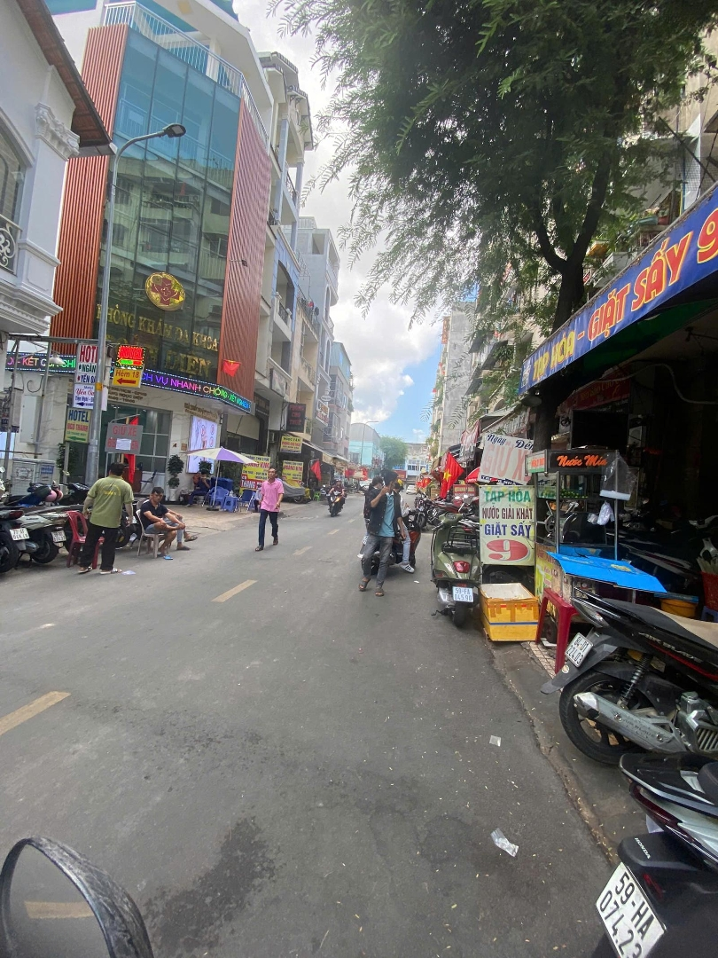 (Hiếm) Bán Nhà Mặt Tiền Ngay Nguyễn Trãi, Quận 5. Dt:16X25M. Đang Cho Thuê 250 Triệu/Th. Giá Bán 120 Tỷ Tl
