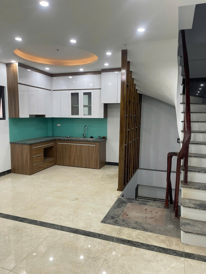 Cần Bán Nhà Ô Tô Đỗ Cửa, Nhà Đã Hoàn Thiện Có Thể Dọn Vào Ở Luôn, Nhà Gần Chợ Nên Có Thể Kinh Doanh