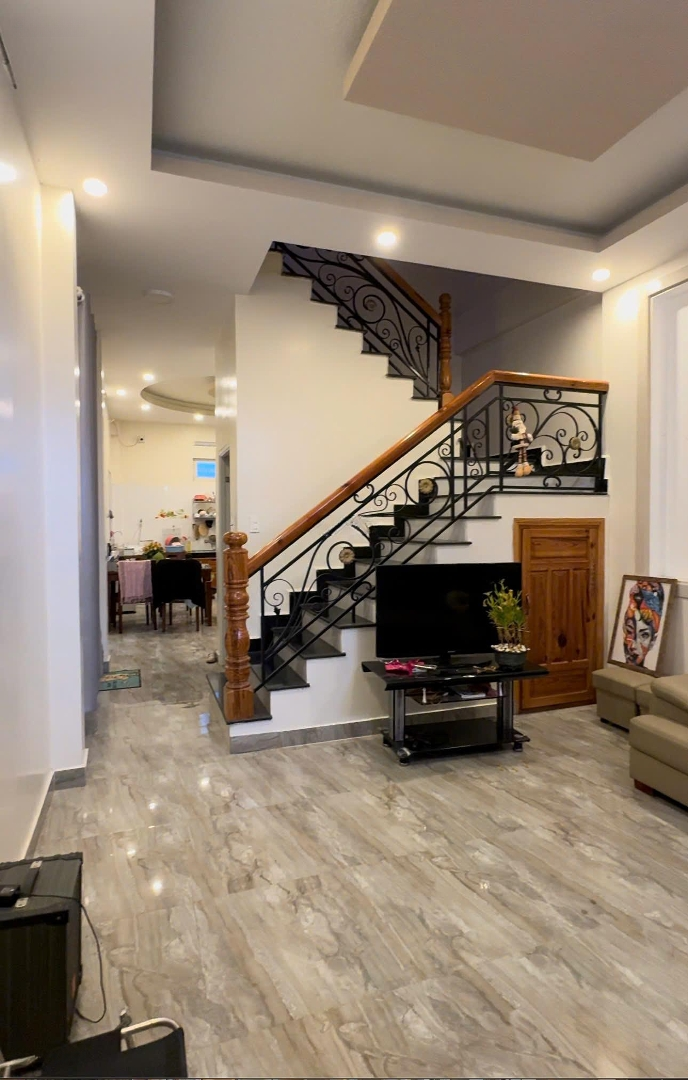 Bán Nhà Đà Lạt Phường 4, Sổ Hồng Riêng, 4 Pn, 2 Lầu - Triệu Việt Vương