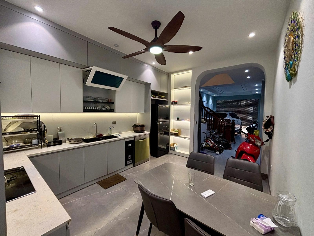 Chính Chủ Cần Bán Nhà 27 Lý Sơn Đối Diện Khu Khai Sơn Ngọc Thụy - 50M 4Tầng Ôtô Tránh Ngõ Thông.