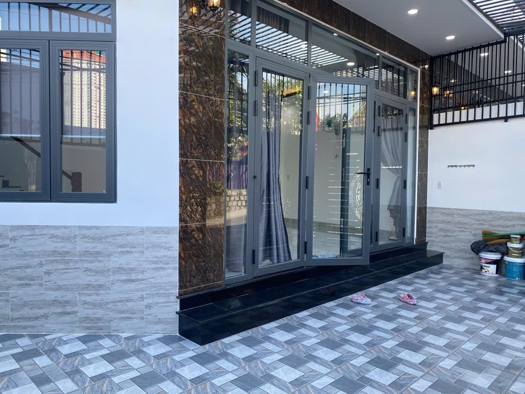 Nhà Phố Căn Gốc Cách Biển 800M -Nha Trang