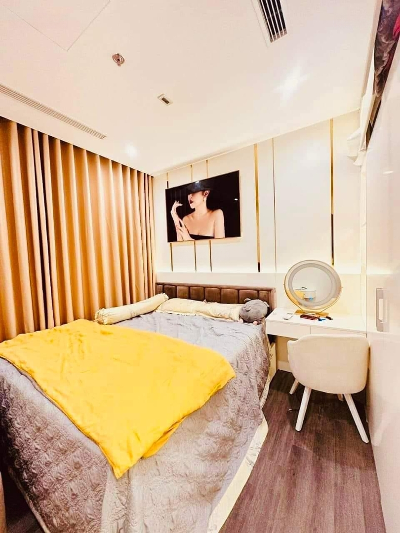 Vợ Chồng Em Cần Bán Nhanh Căn Hộ Chung Cư 2 Phòng Ngủ- 80 M2 - Toà Artemis Giá Bán 7 Tỷ Liên Hệ: 0988 246 495