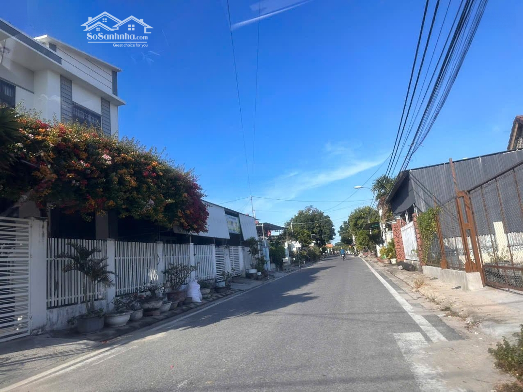 Khu Bàn Cờ Thị Trấn Cam Đức, 8M Ngang Giá Bán 3 Tỷ, Có Thổ Cư. Liên Hệ: 0912267079