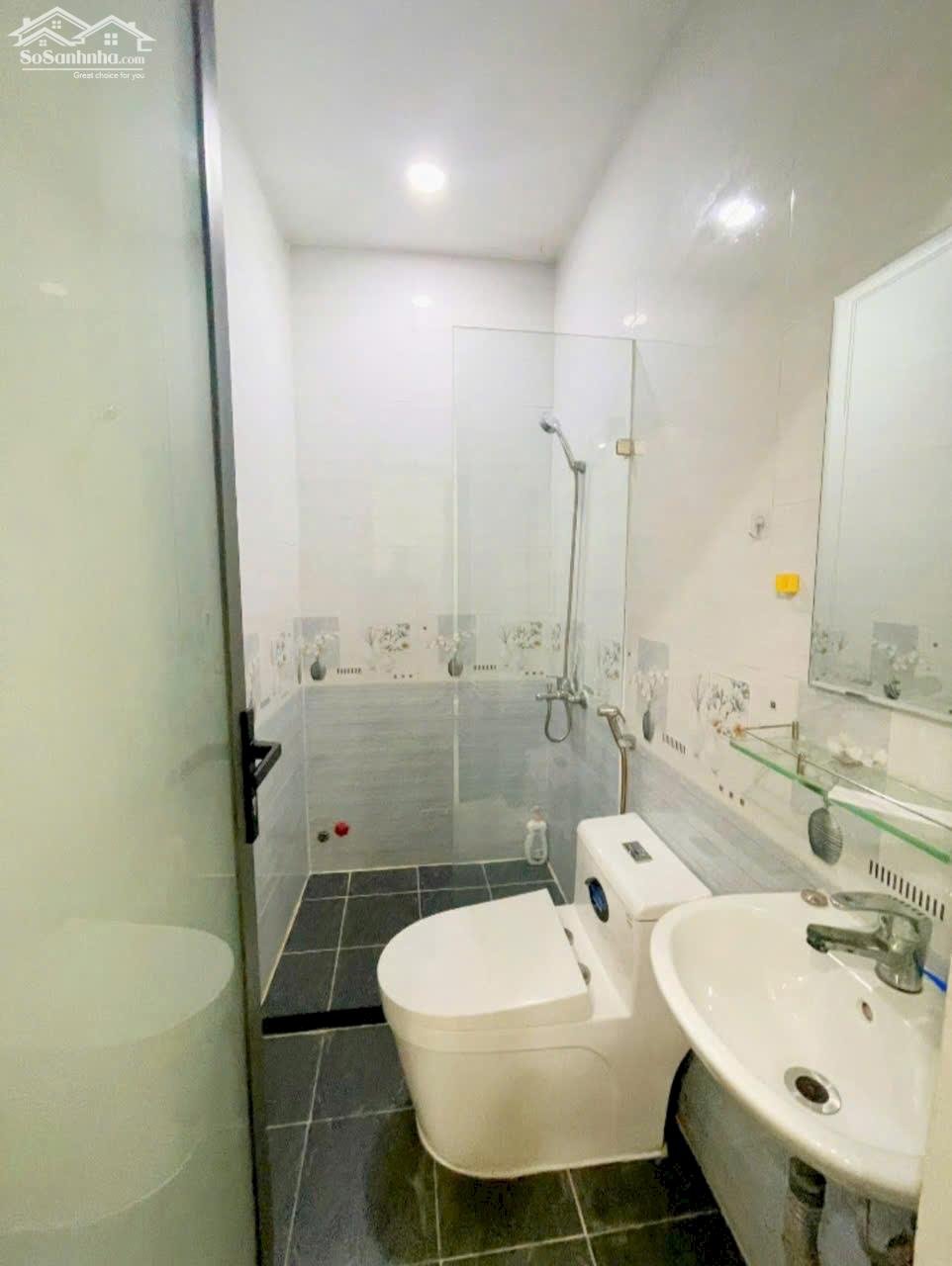 BÁN NHÀ ĐẸP 4 TẤM BTCT- KHU DÂN CƯ HIỆN HỮU- KO LO QUY HOẠCH