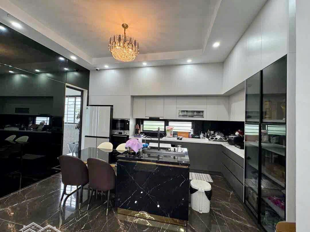Biệt Thự 150M2 (10X15M) Đường Nguyễn Đình Hoàn - Ngay Sông Hàn - Sơn Trà, Đà Nẵng 13,5 Tỷ