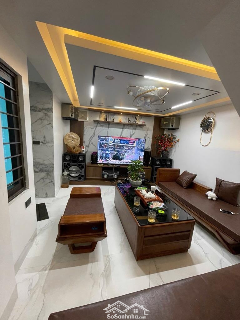 Bán Siêu Phẩm Lô Góc Nguyễn Văn Cừ, Long Biên Nhà Đẹp Long Lanh Full Nội Thất Sổ Đỏ Cc Lô Góc