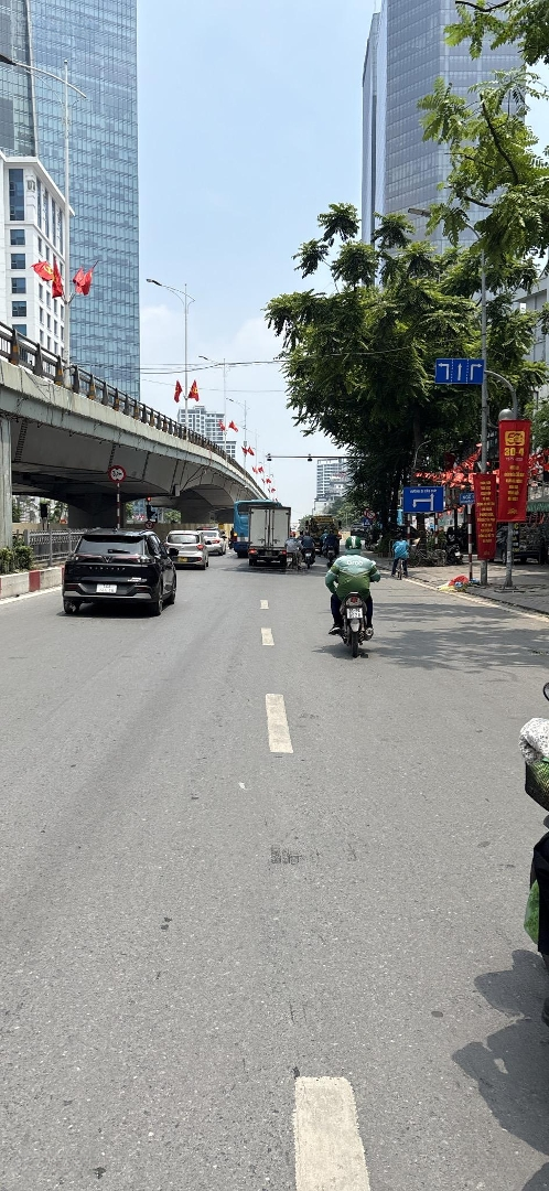 Nguyễn Chí Thanh - Ba Đình - 10M Ra Phố - Ngõ Ô Tô - Ngõ Thông Kinh Doanh - Giá Bán 16.9 Tỷ