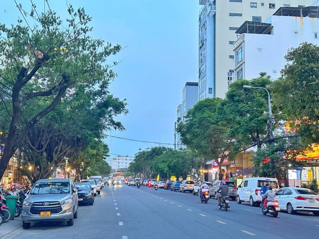 Bán Toà Nhà 6 Tầng Đường Hồ Nghinh Gần Võ Văn Kiệt, Vị Trí Đẹp Kinh Doanh Sầm Uất