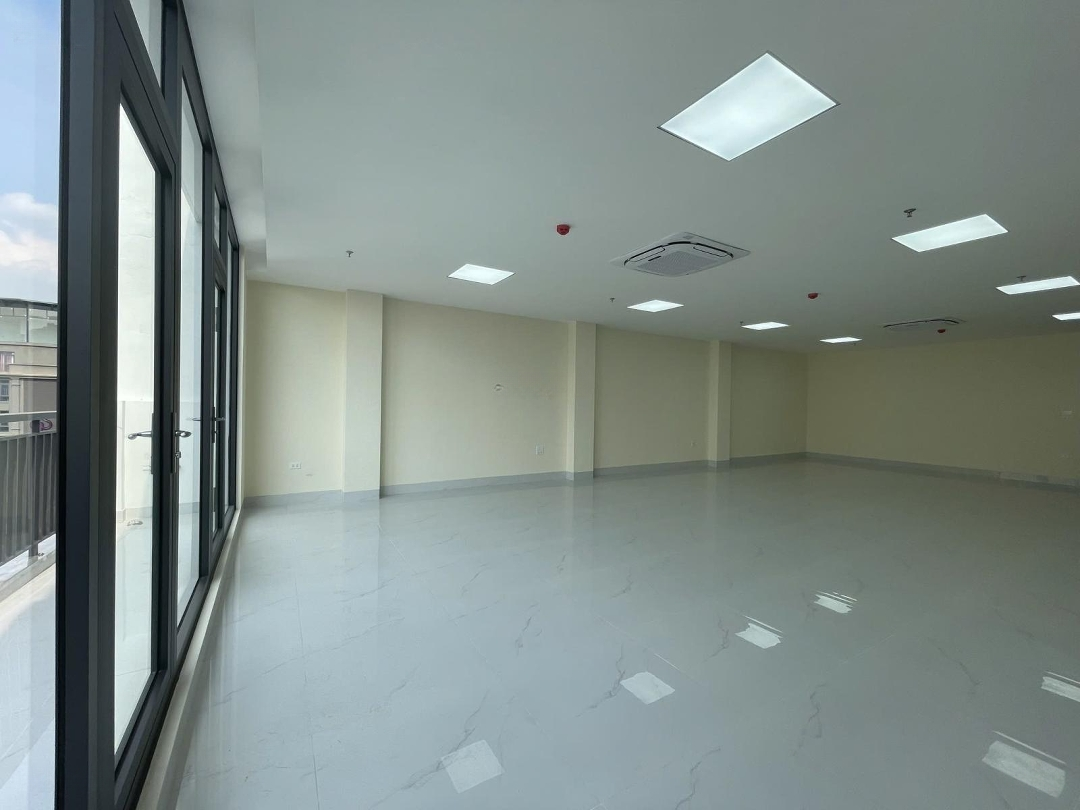Sốc: Sàn 90M² Chỉ 15 Triệu/Tháng Ngay Hồ Tùng Mậu, Vị Trí Đẹp, Giá Tốt