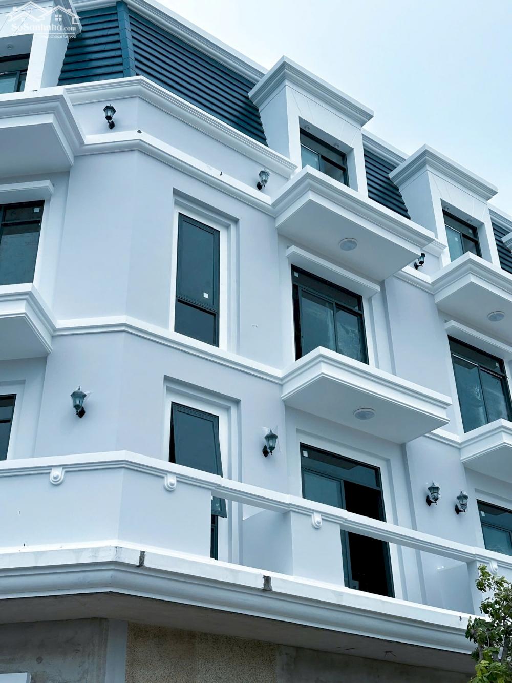 CHỈ TỪ 900 TRIỆU (15%) - SỞ HỮU NGAY CĂN NHÀ PHỐ 4 TẦNG NGAY TRUNG TÂM MẶT BIỂN KHÁNH HÒA