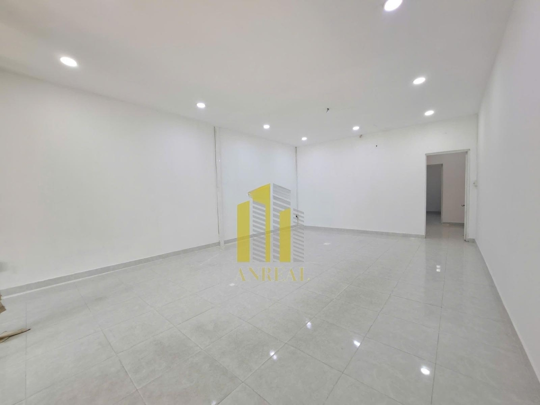 Nhà Cấp 4 Trống Suốt 5X20M Giá Bán 17 Triệu Phù Hợp Văn Phòng - Kho