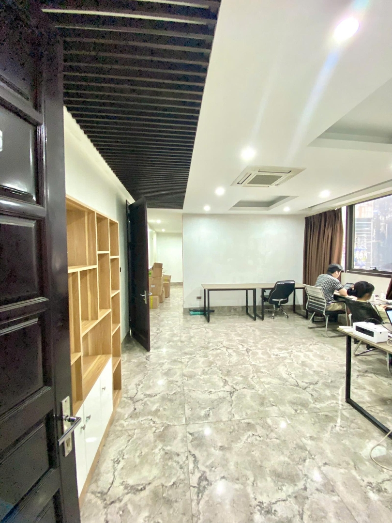 Sàn 120M² Đã Chia 3 Phòng Nguyễn Hoàng, Lô Góc, Giá Chỉ 18 Triệu
