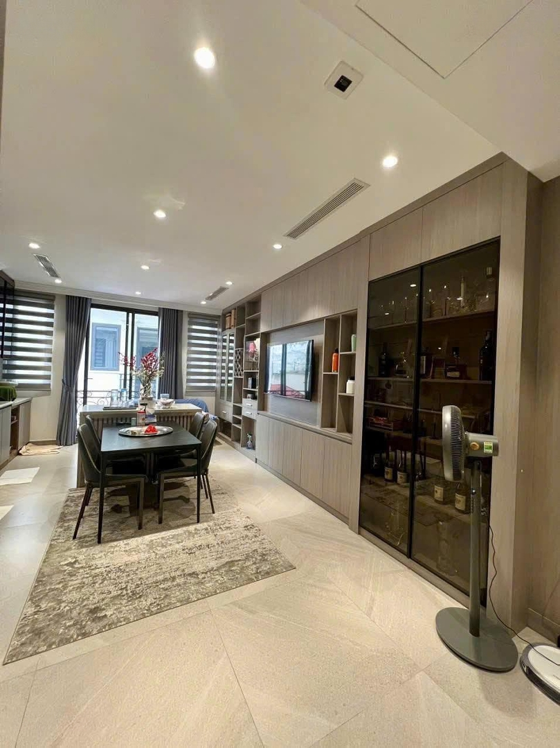 Cực Phẩm.diện Tích50M2 X 8T Thang Máy, Hoàng Quốc Việt - Nguyễn Khánh Toàn - Cầu Giấy. Giá: 19,3 Tỷ