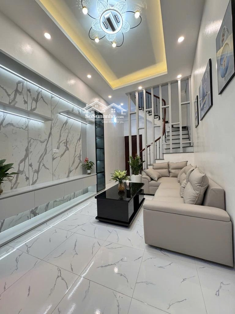 Nhà Đẹp Cực Gần Phố Hai Mặt Ngõ Nội Thất Xịn Chỉ 10M Ra Tôn Đức Thắng