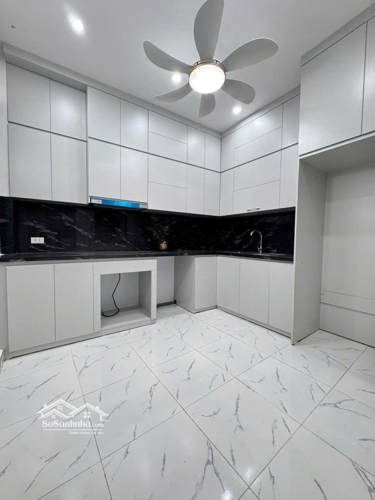 Nhà Đẹp Cực Gần Phố Hai Mặt Ngõ Nội Thất Xịn Chỉ 10M Ra Tôn Đức Thắng