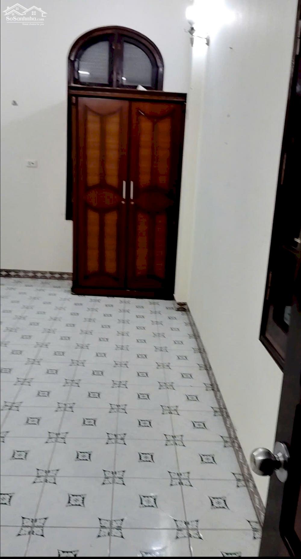 Cho thuê nhà ngõ 102 Trường Chinh, 4.5 tầng x 35m2, 12 Triệu làm kho, KD online, văn phòng