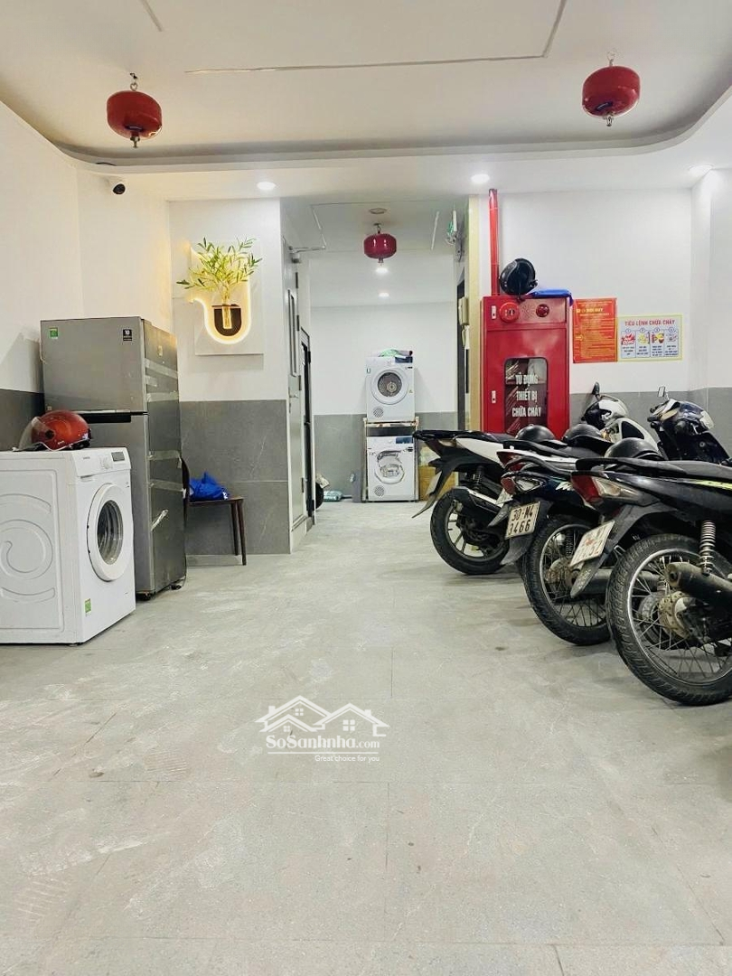 Toà Căn Hộ Dịch Vụ Cao Cấp Phạm Văn Đồng - Sát Thành Phố Giao Lưu - Apartment 6 Tầng Thang Máy