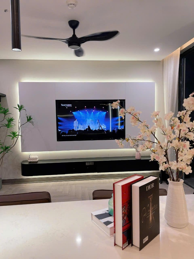 Căn Hộ Giá Tốt Tại Thăng Long No1. 170M2, Nhỉnh 12Tỷ (Tl). Tầng Đẹp, Full Đồ Cao Cấp. 094.668.95
