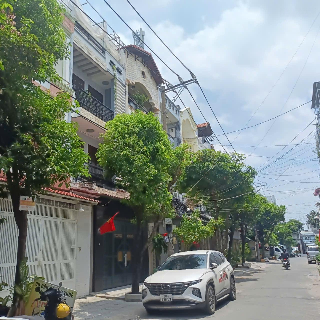 Bán Nhà Đường Ni Sư Huỳnh Liên,P.10,Tân Bình (100M2-5X20-5 Tầng) 17.5 Tỷ Tl