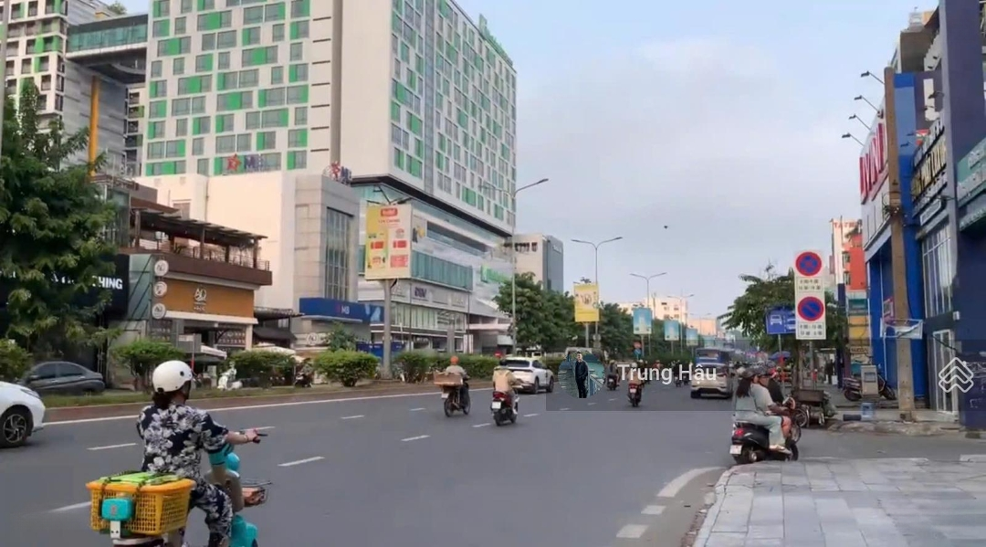 Mặt Tiền Cộng Hòa Q. Tân Bình (27X50M - Cn 1.350M2 Ctxd 2 Hầm. 15 Tầng) Hđt 400 Triệu - Giá Bán 180 Tỷ