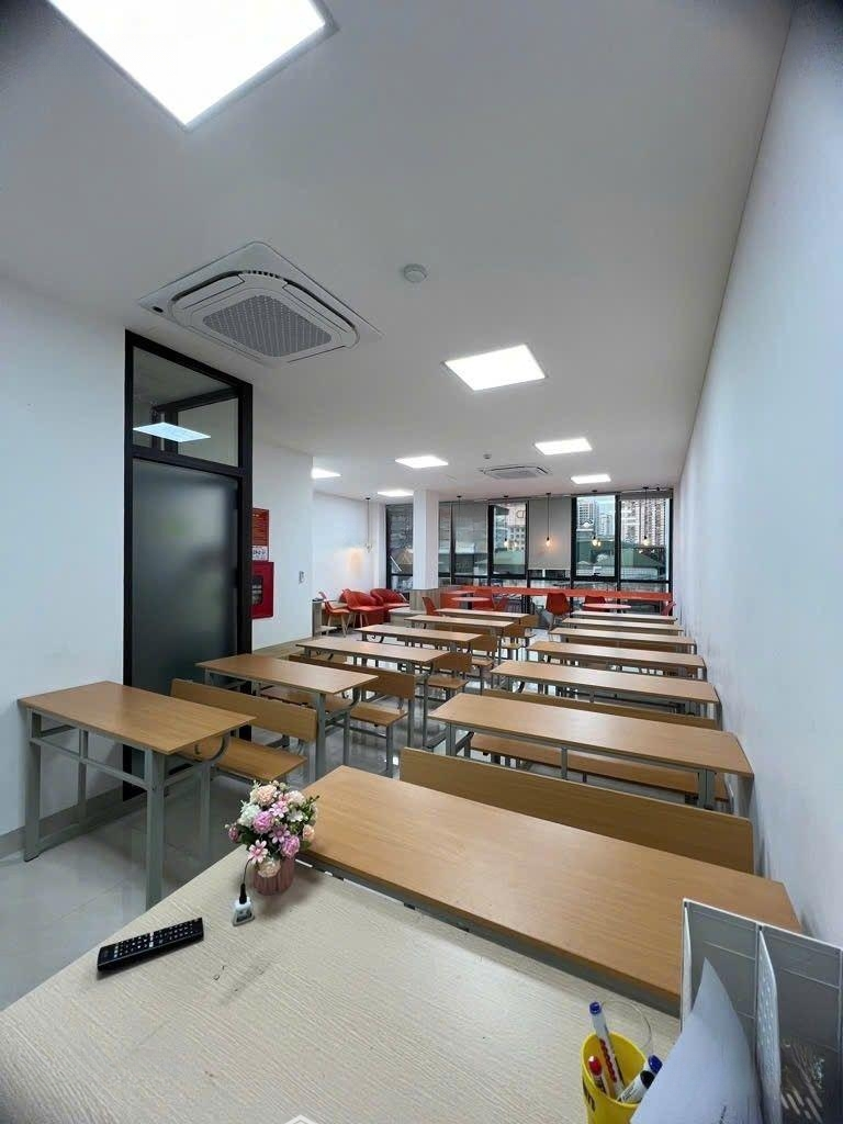 Bán Nhà Vừa Ở Vừa Làm Văn Phòng Phố Ngụy Như Kon Tum - Thanh Xuân -Diện Tích64/75M2 9T Thang Máy 36 Tỷ