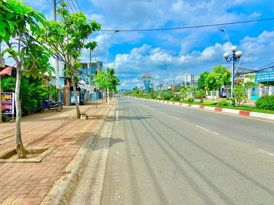 1700M2 Mặt Tiền Đường Hùng Vương. Gần Đường Dẫn Cao Tốc Sân Bay Hồ Tràm.