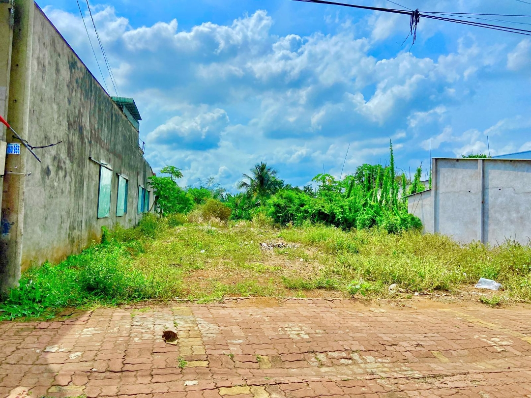 1700M2 Mặt Tiền Đường Hùng Vương. Gần Đường Dẫn Cao Tốc Sân Bay Hồ Tràm.