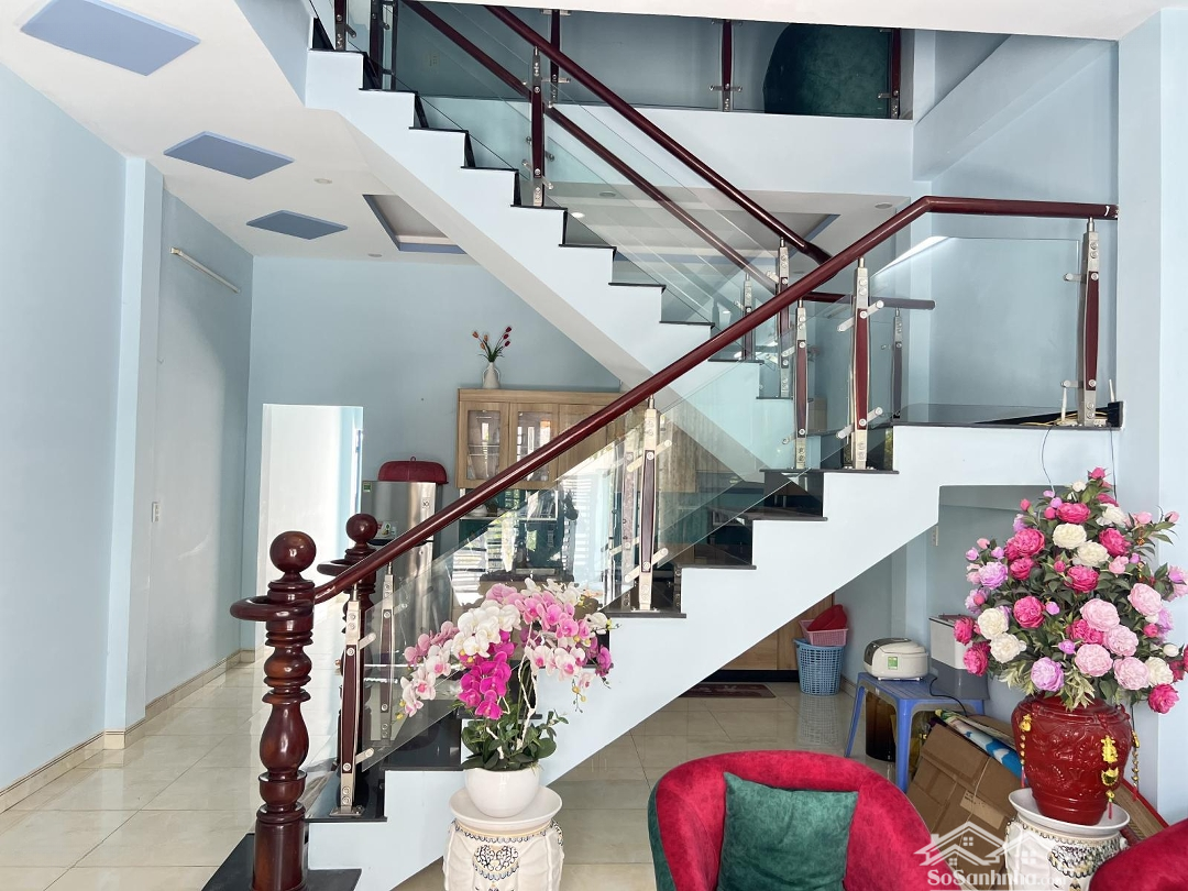Chủ Giảm Mạnh Nhà 525, Ngay Chợ Chánh Mỹ Cách Bạch Đằng 2 Phút Giá: 3 Tỷ 390 Triệu. Hướng Tây