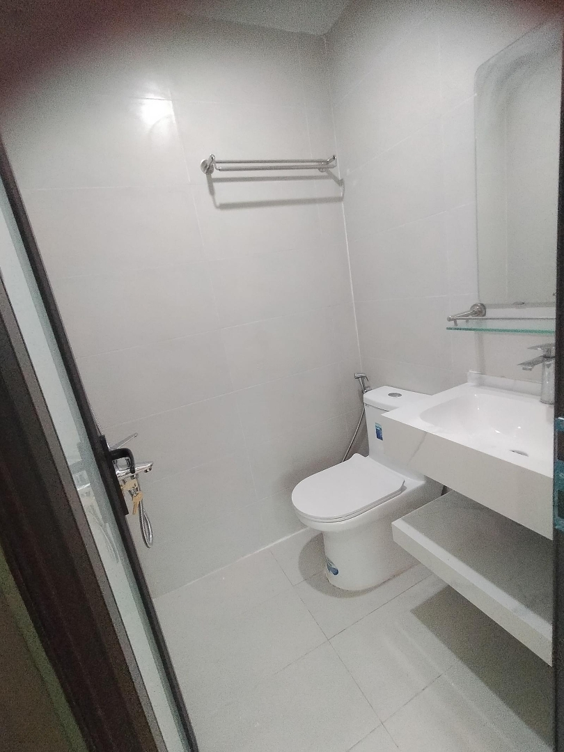Bán Gấp Căn Sổ Đỏ 68M2 - 3 Phòng Ngủsiêu Thoáng Tại Cạnh Hồ Linh Đàm. Zá Chỉ Hơn 3 Tỷ