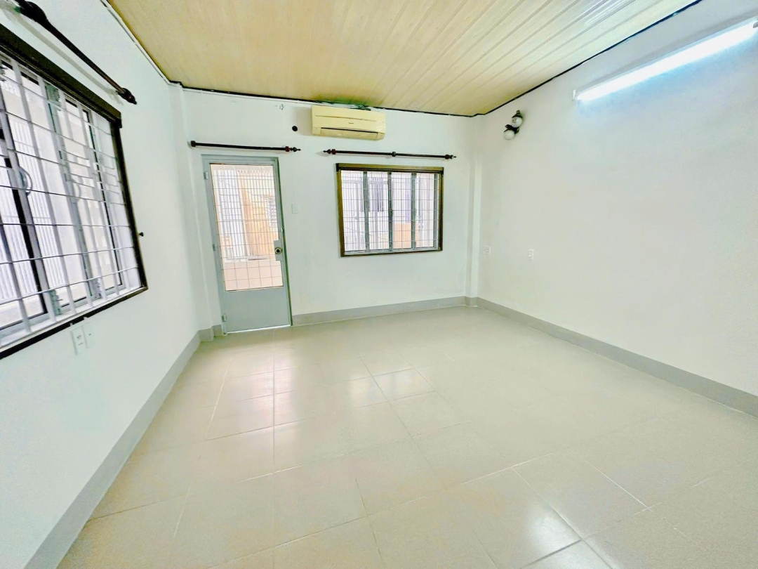 Bình Thạnh Gần 200M2-Có 3 Phòng Ngủ- 3 Vệ Sinh Phù Hợp Làm Kho, Kinh Doanh Online - Ở Gia Đình