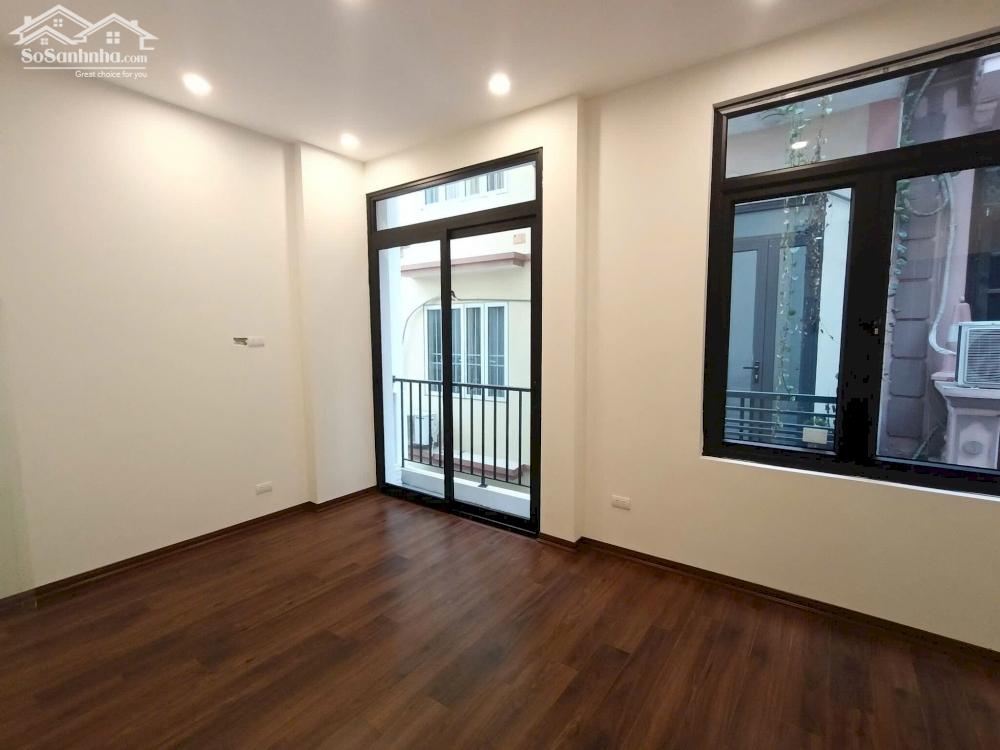 Hạ 1 tỷ nhà 50m ra phố Lạc Long Quân Cầu Giấy ngõ to thông 5T 48m2 MT 5.2m đủ nội thất ở luôn 10.3 tỷ